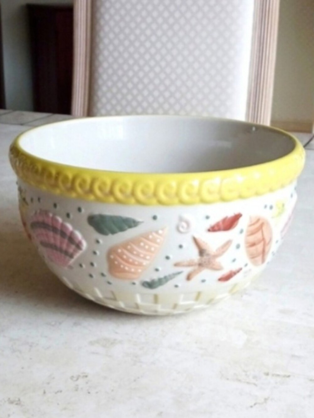 Temptations Limited Edition " Summer  Shells" Large 3 QT. Bowl- New in Box